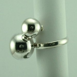 Sterling Silver Crossover Ball Ring -190