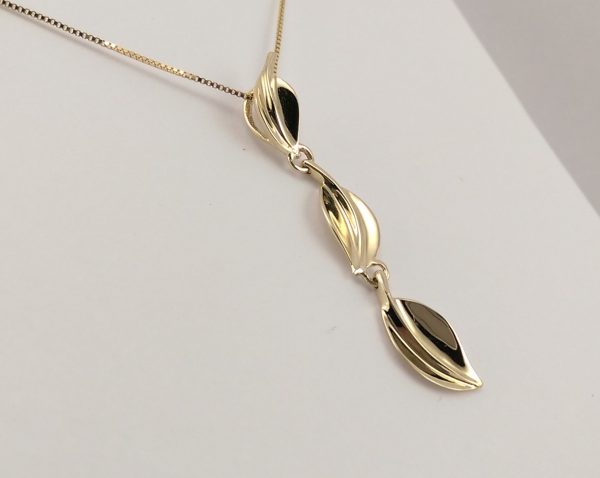9ct Yellow Gold Triple Leaf Pendant and Chain-1087