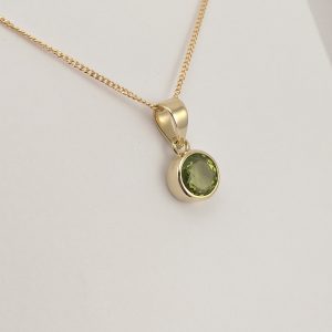 9ct Yellow Gold Peridot pendant on Curb chain-1115