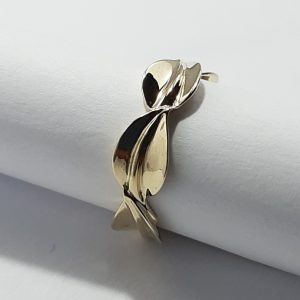 9ct Yellow Gold Leaf Design Ring-1190