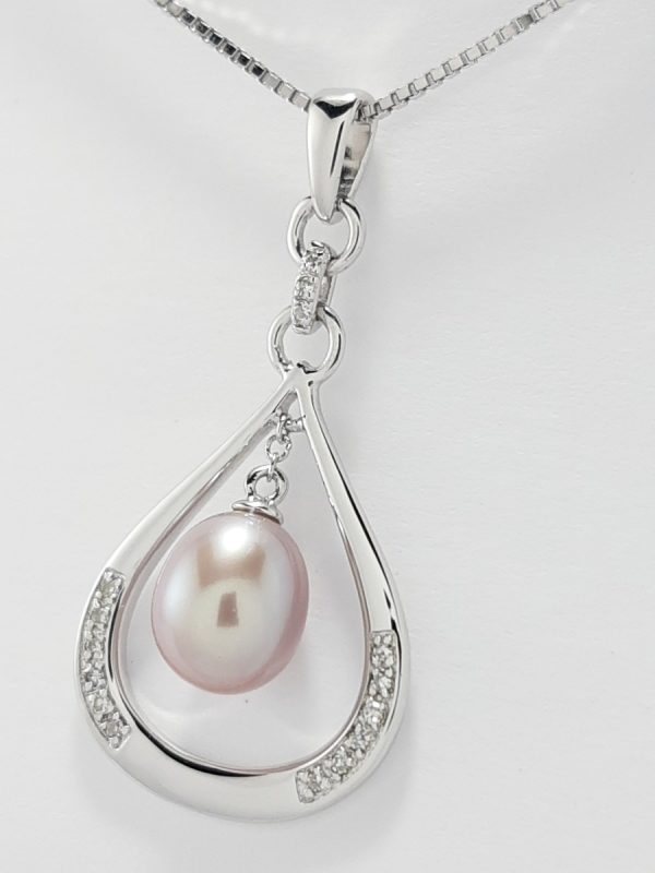 9ct White Gold Freshwater Pearl and Diamond Pendant and Chain-1442