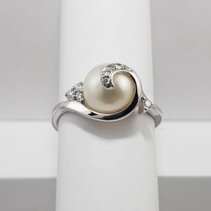 9ct White Gold Freshwater Pearl and Diamond Ring-1642